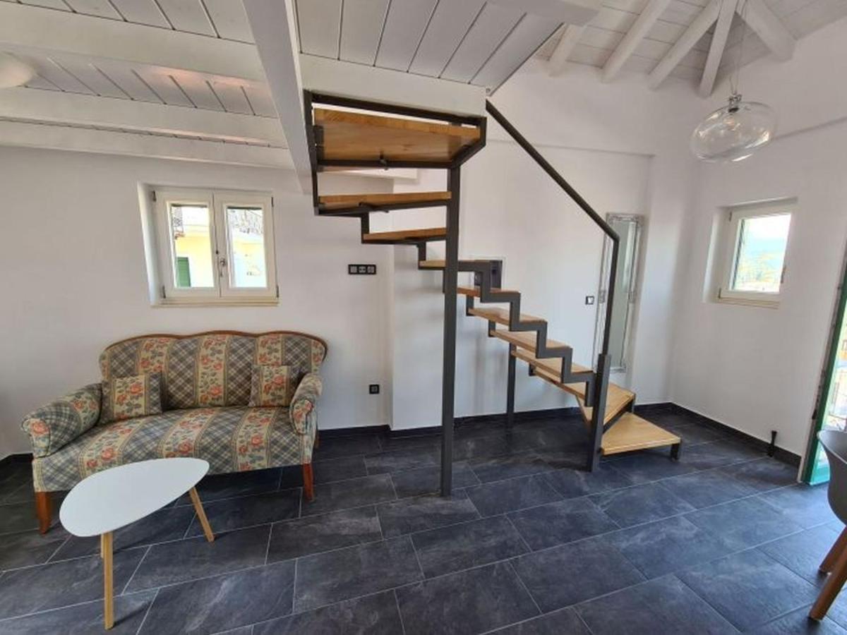 Appartamento Gythio Townhouse Esterno foto