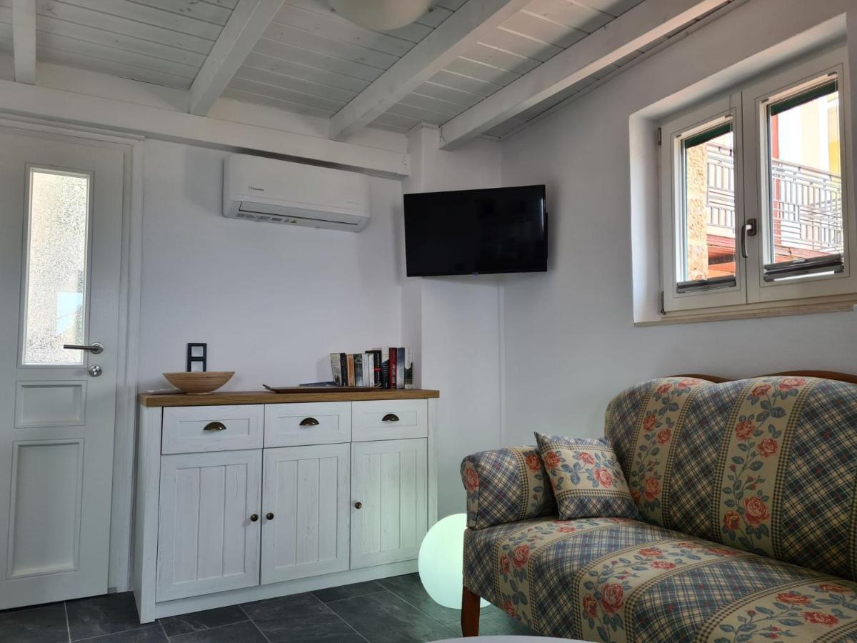 Appartamento Gythio Townhouse Esterno foto